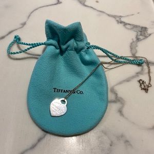 Tiffany co return to Tiffany pendant necklace